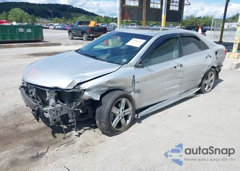 2013 Toyota Camry Se z USA, uszkodzony, nr VIN 4T1BF1FK8DU204478